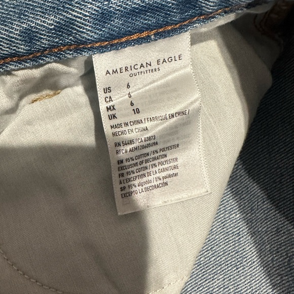 High Rise Mom shorts - Picture 3 of 3